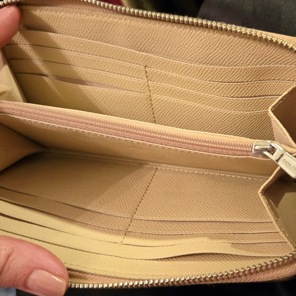 Coach Accordion Style Wallet, Colorblock , Crossgrain Leather - Picture 5 of 8